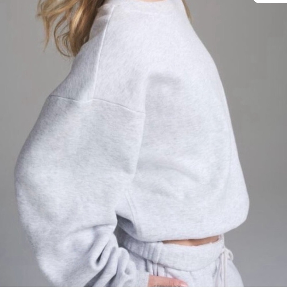NWT SKIMS Women's Light Gray Sweatshirt - Picture 2 of 13